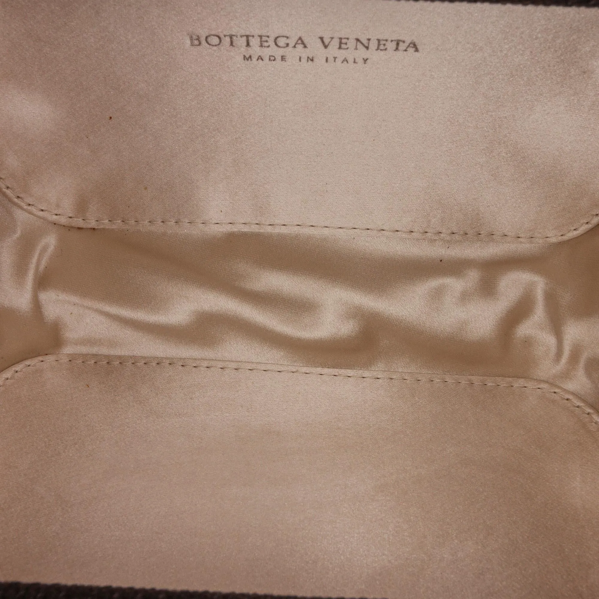 Bottega Veneta Metal Lace Karung Knot Clutch (SHG-3X4oDZ)