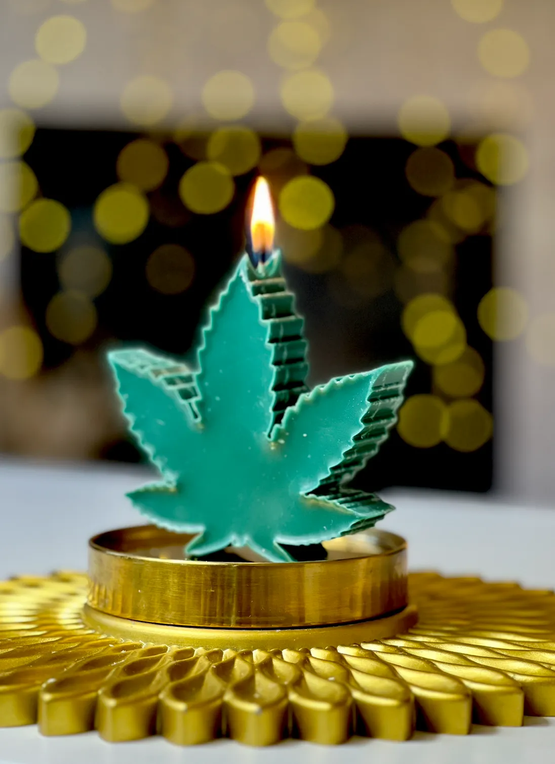 Candle Weed Pot Leaf Shaped Candle, Stoner Gifts, Cannabis Accessories, Weed-themed Presents, 420friendly, Marijuana, Gift idea, Present