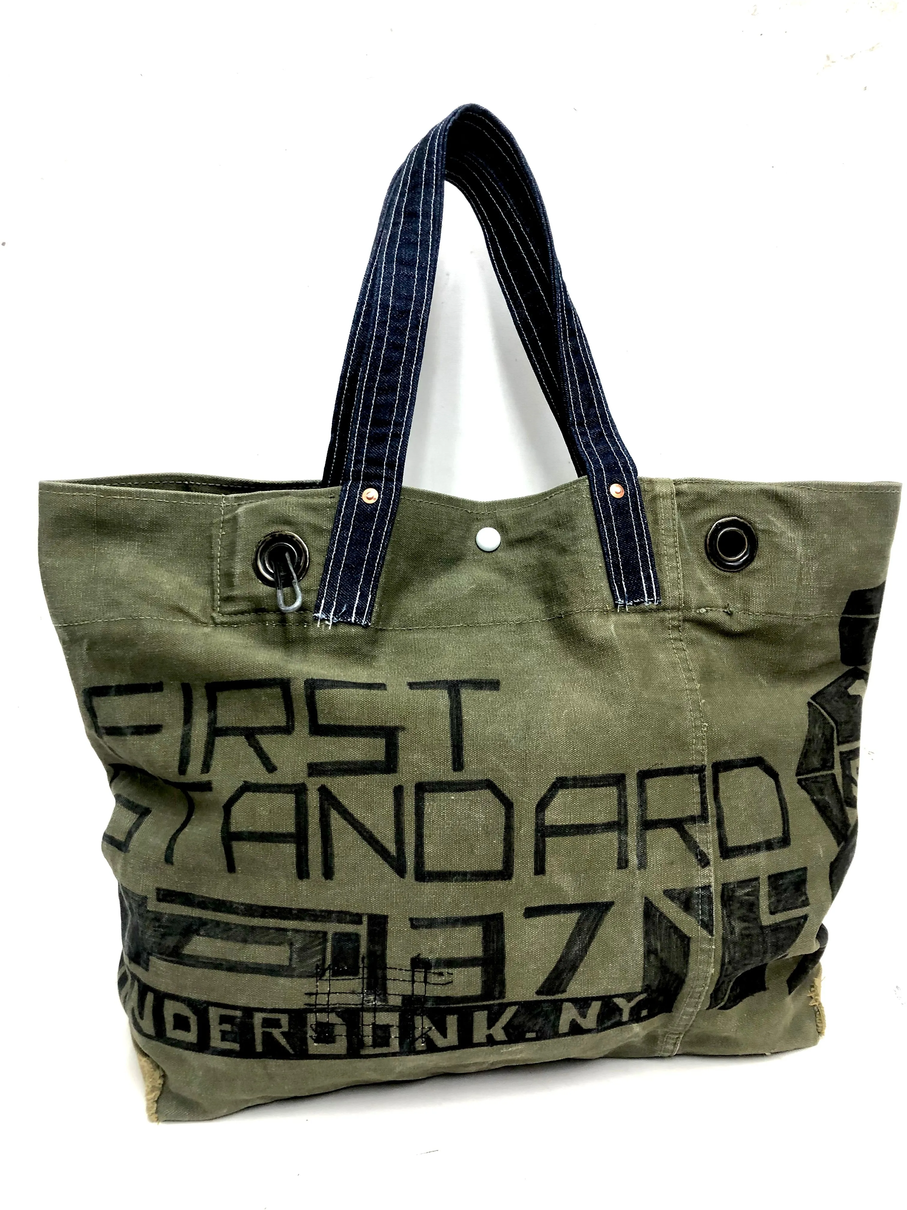 Carry-All Tote Bag / 24 3 13 /