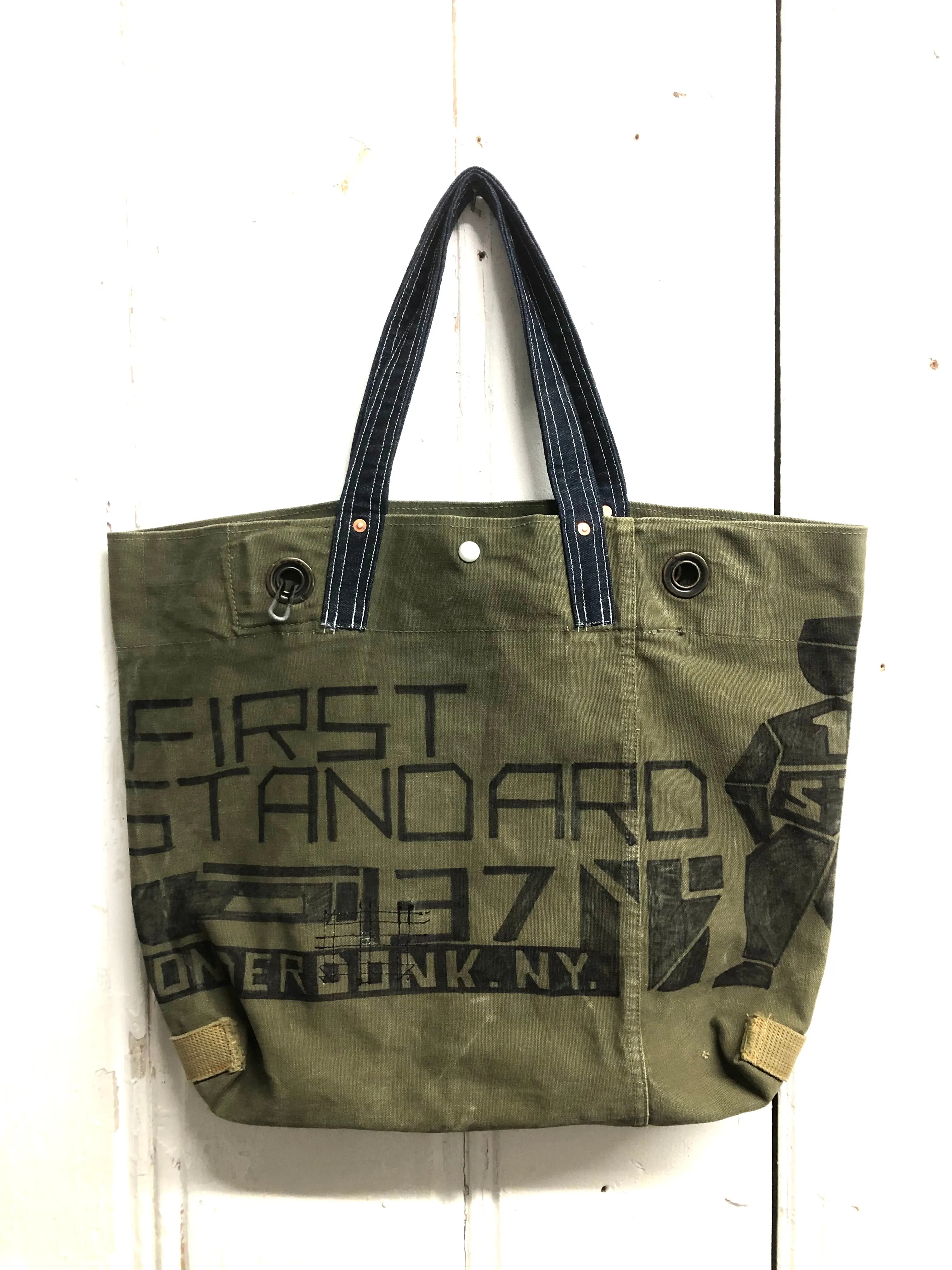 Carry-All Tote Bag / 24 3 13 /