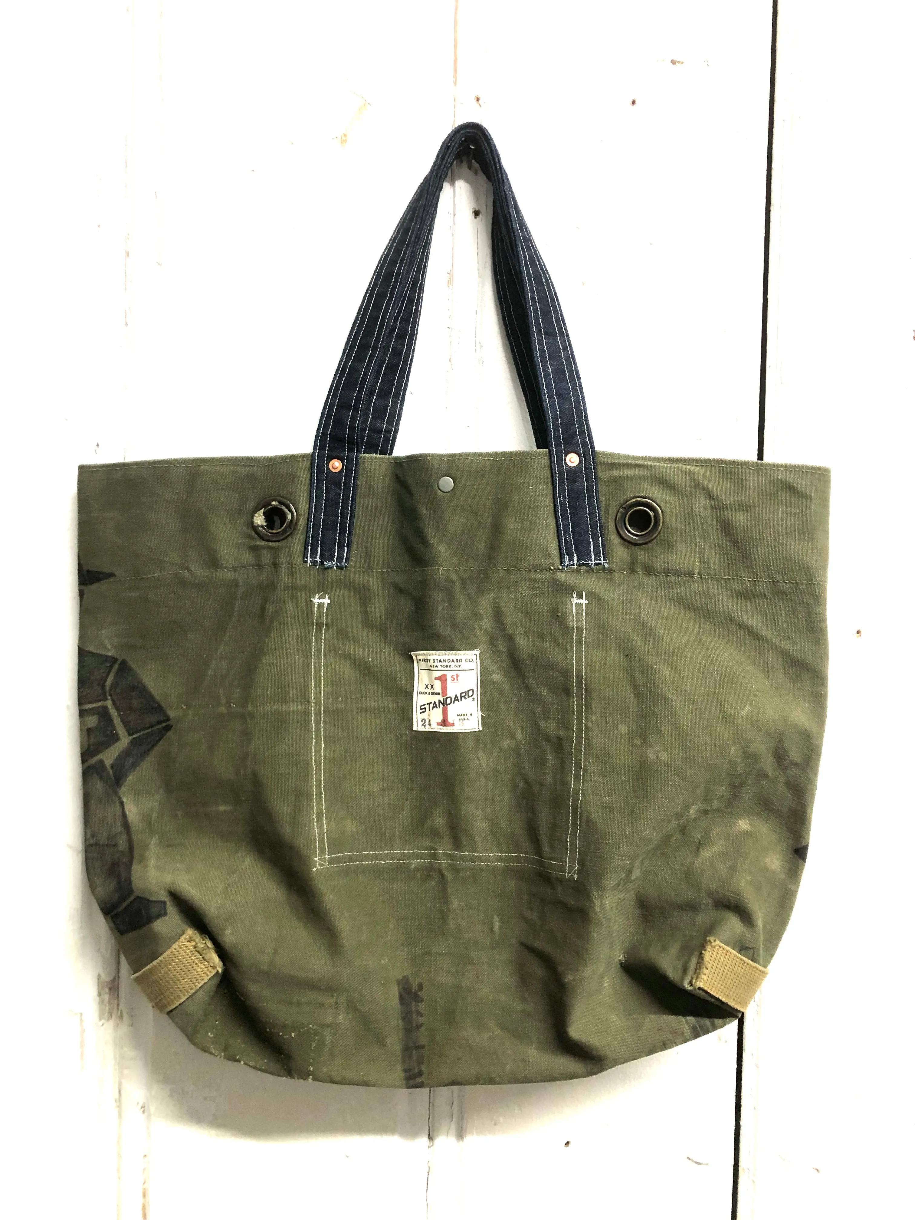 Carry-All Tote Bag / 24 3 13 /