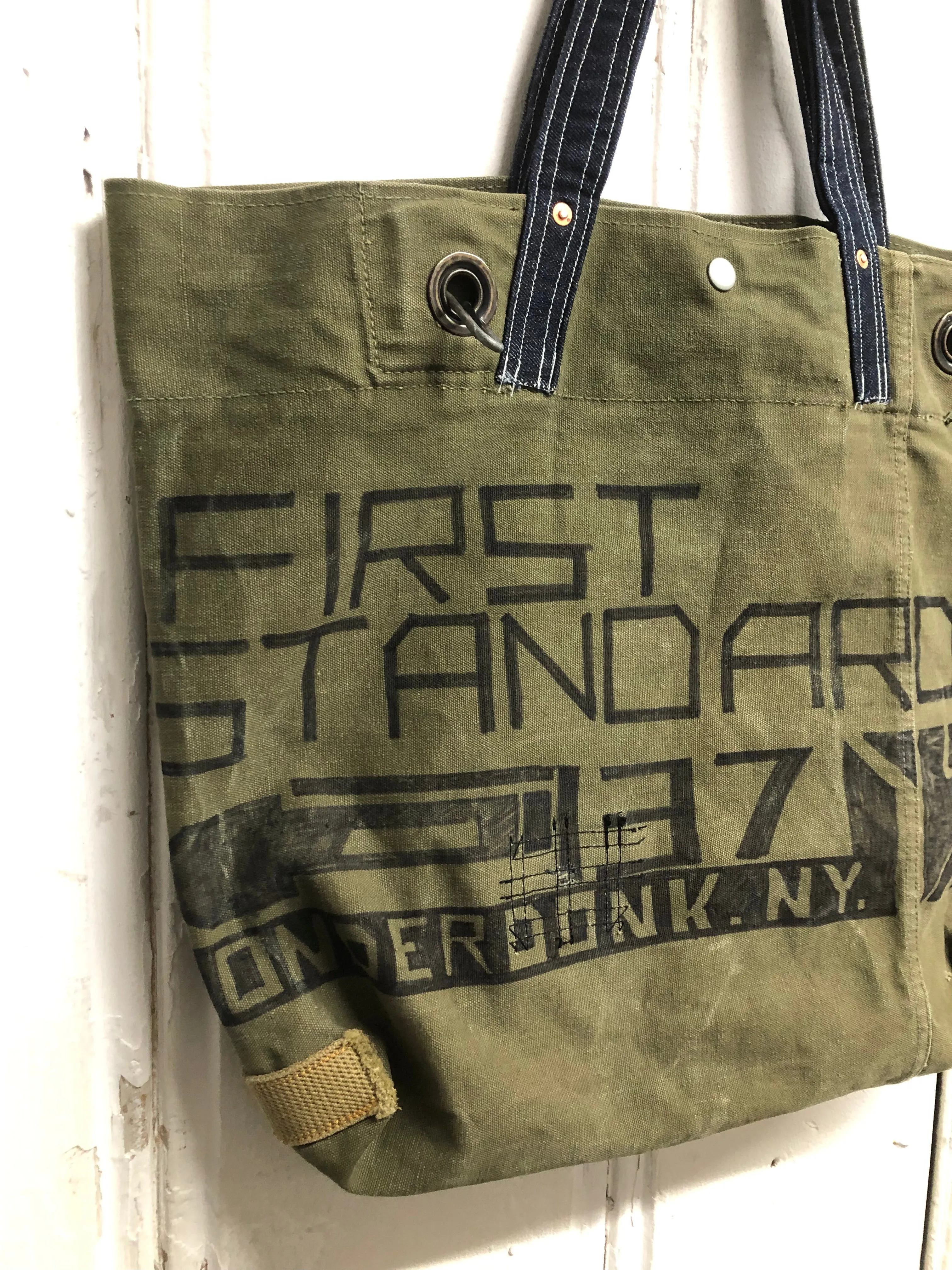 Carry-All Tote Bag / 24 3 13 /