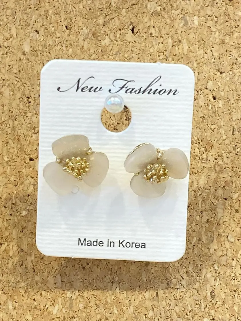 Elegant flower earrings