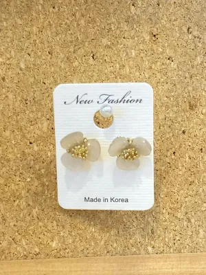 Elegant flower earrings