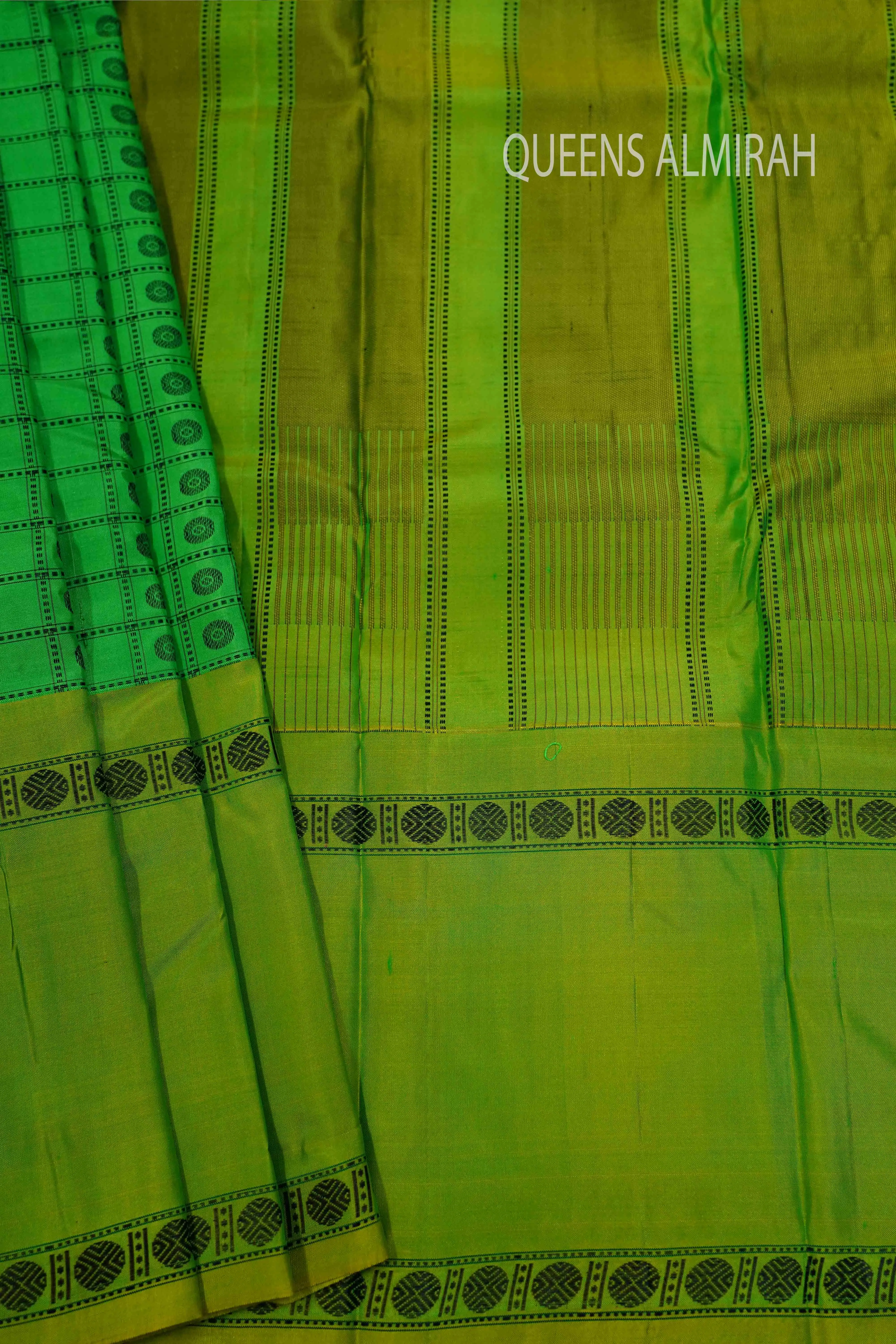 GRASS GREEN WITH OLIVE GREEN PURE KANCHIVARAM SILK SAREE