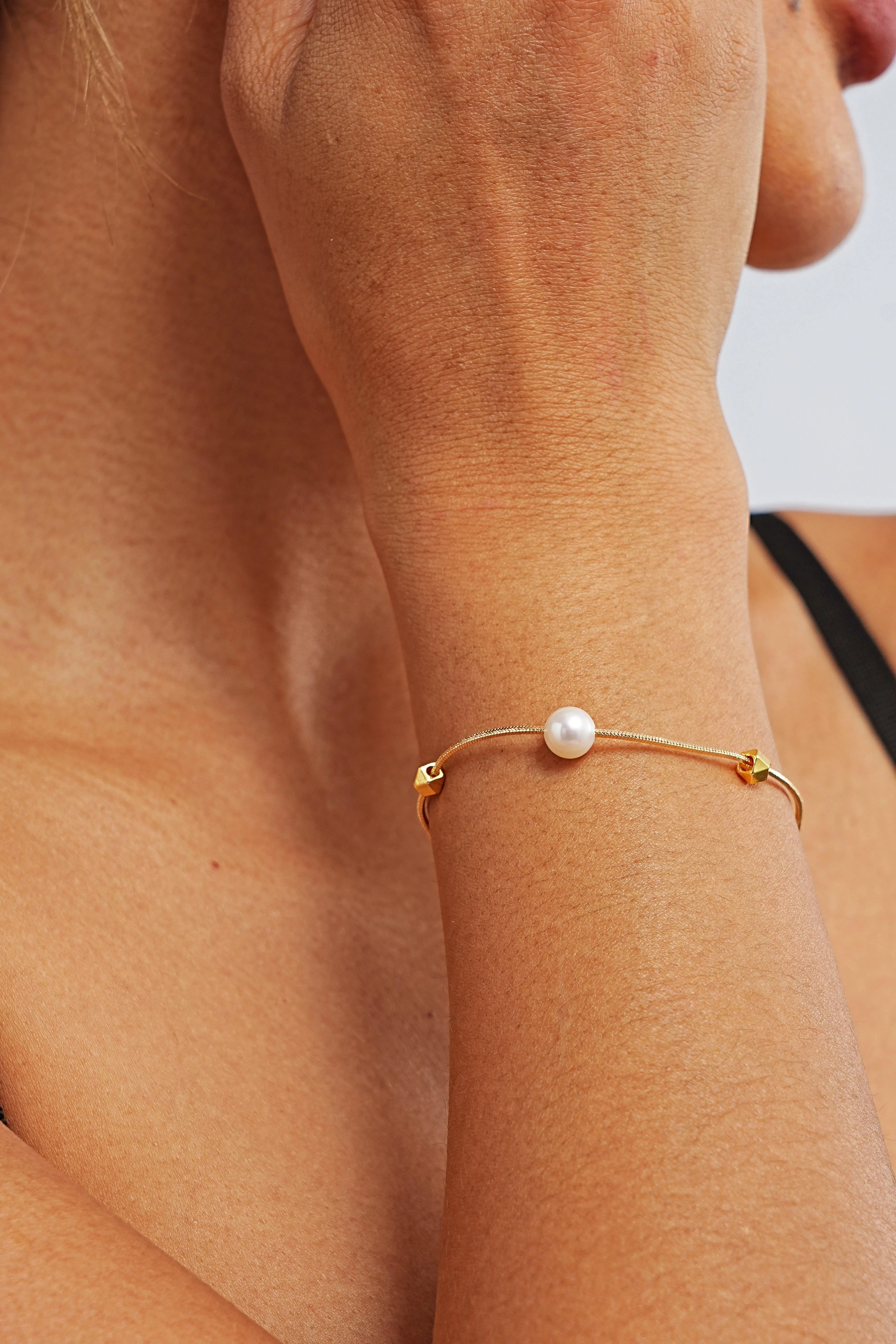 Mixed 18K Gold Pearl Bracelet