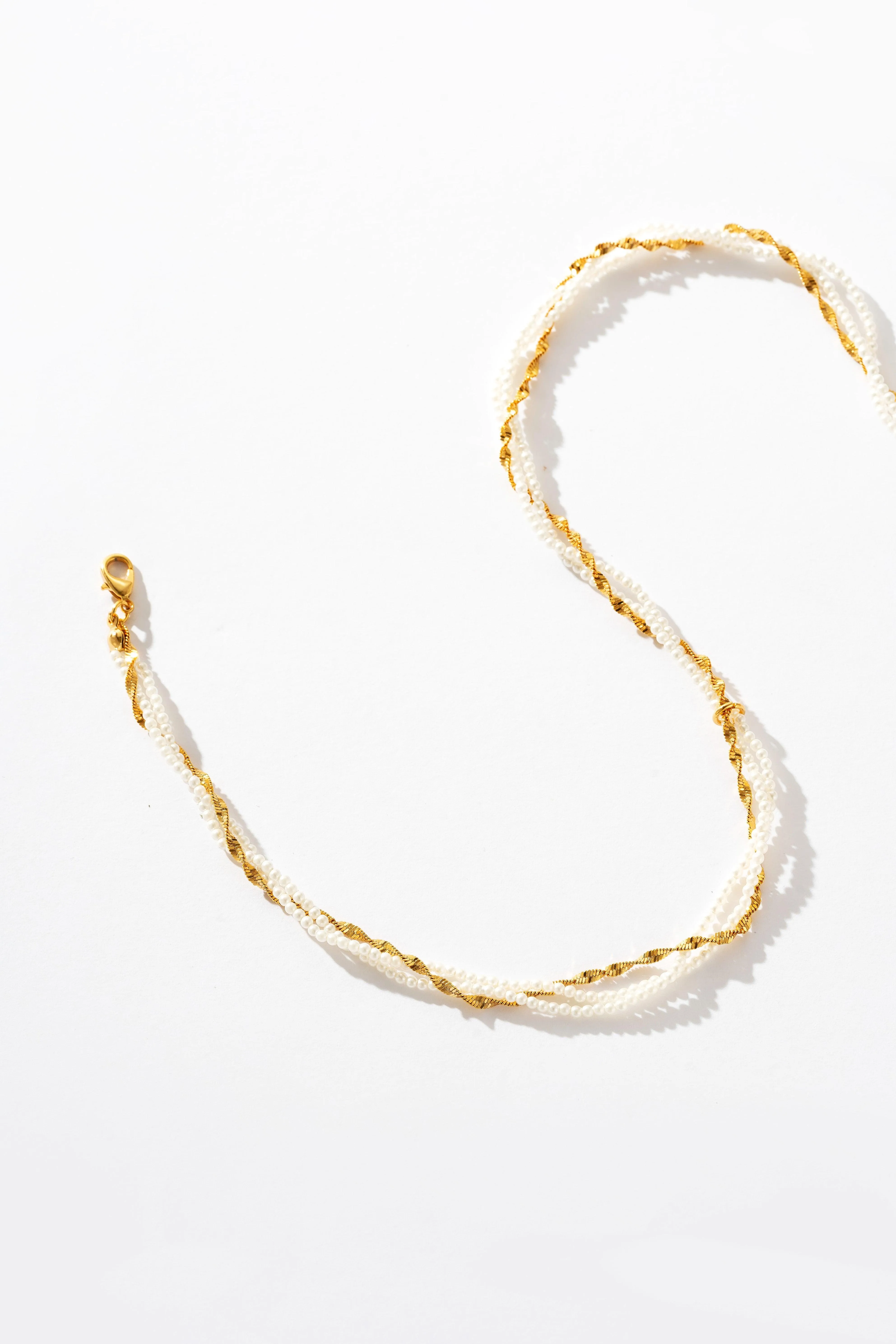 Thalia Weaving Pearls Necklace